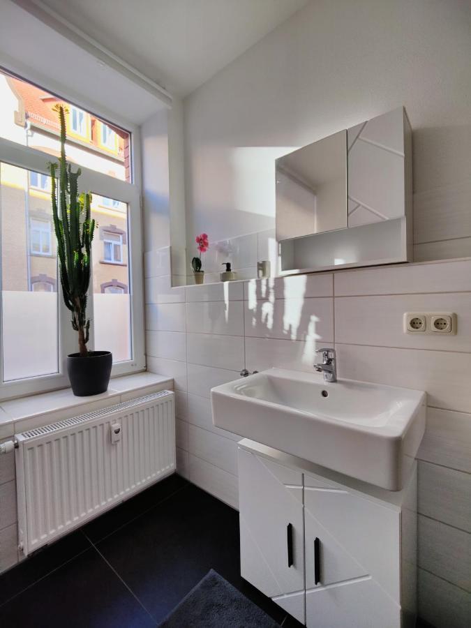 Neu Sanierte Wohnung Mit Balkon Und Stellplatz Erfurt Exterior foto